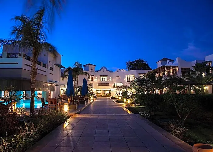Resort Lahami Bay