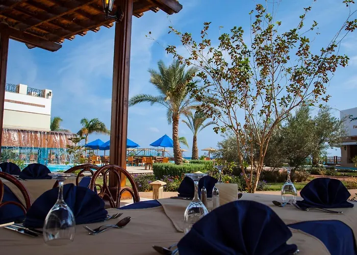 Resort Lahami Bay